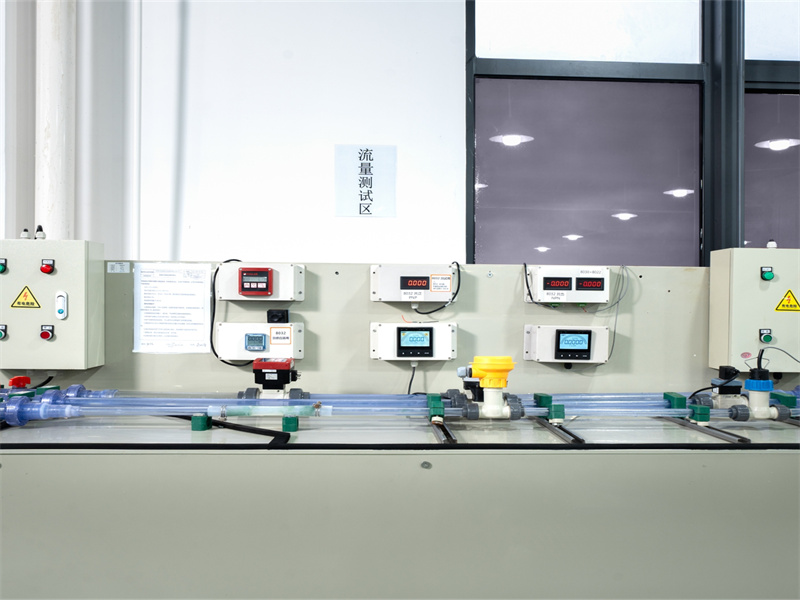 液体罐磁致伸缩位移液位计的选用